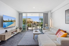 MadeComfy Stylish Apartment with Beachside Views